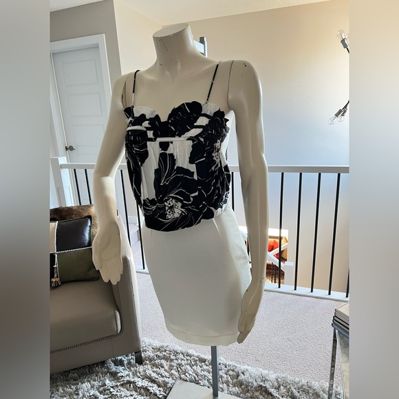 Zara Monochrome Floral Camisole – Size XS - Picture 3 of 7